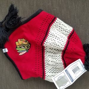 Womens blackhawks hat NWT